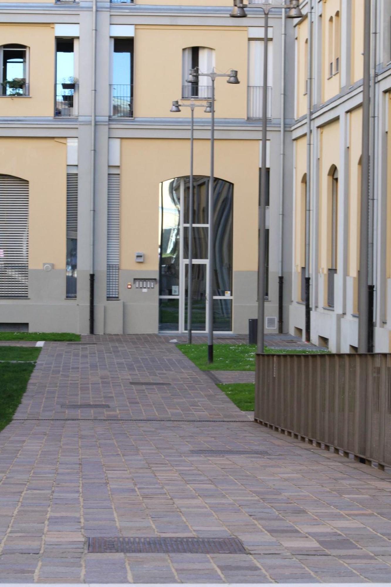 Milan Space Loft - Apartment Close To M5 Subway - Free Parking - Sky & Netflix Tv Экстерьер фото